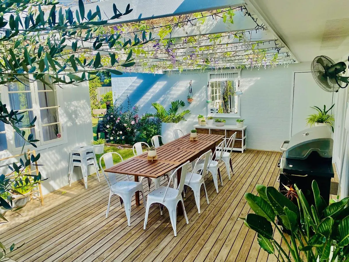 Coastal Garden Cottage Golden Beach Holiday home